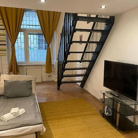 Hegedu 5 , Stylish Central Apartment Boedapest Buitenkant foto